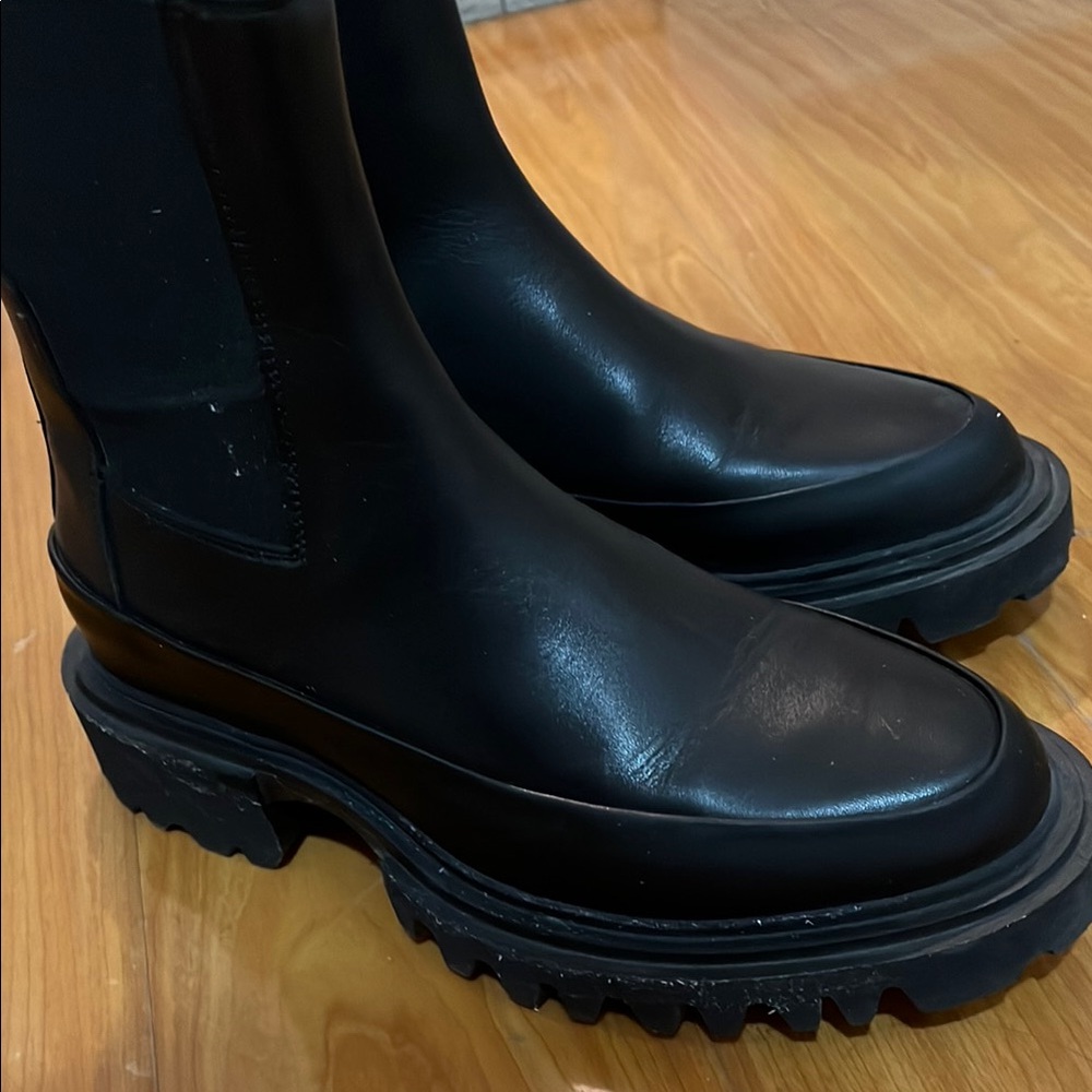 Women’s Black Chelsea Boots - Sleek Leather Ankle Boots